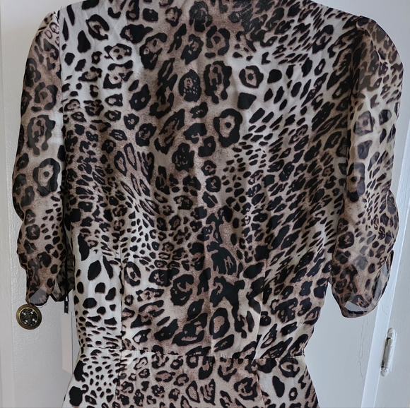 SMALL LEOPARD DRESS 👗 - Picture 10 of 14